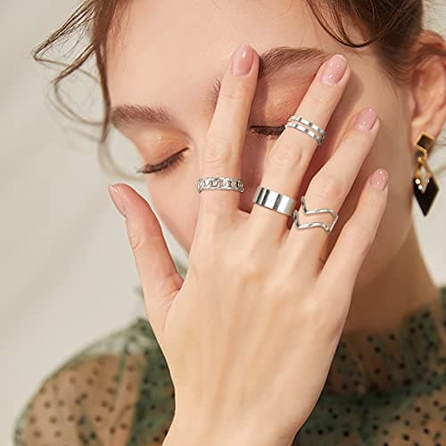 Bague femme en acier inoxydable régulière et empilable Adramata