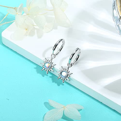 Adramata Boucles d'Oreilles en Pierre de Lune Argent Sterling 925 pour Femme Soleil Fantaisie
Adramata Boucles d'Oreille