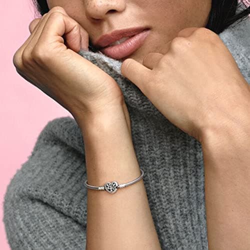Bijou PANDORA|Collier de chaîne en forme de serpent avec charme de coeur de famille PANDORA
| Bijou PANDORA|Collier de