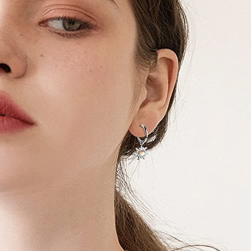 Adramata Boucles d'Oreilles en Pierre de Lune Argent Sterling 925 pour Femme Soleil Fantaisie
Adramata Boucles d'Oreille
