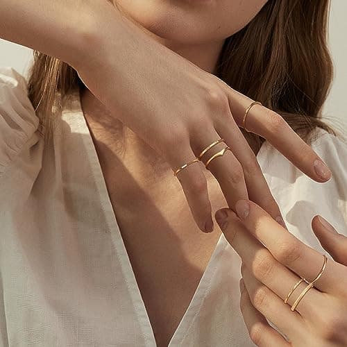 Adramata 8 Pièces Bagues Femme Acier Inoxydable Plaqué Or 14K Empilables minces Minimalistes Bagues de Déclaration Boho
